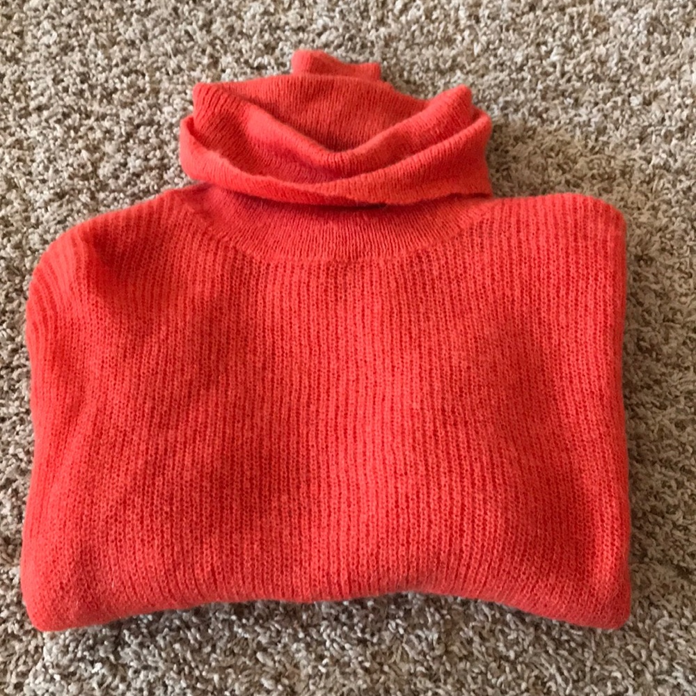 Turtleneck sweater, coral-pink!